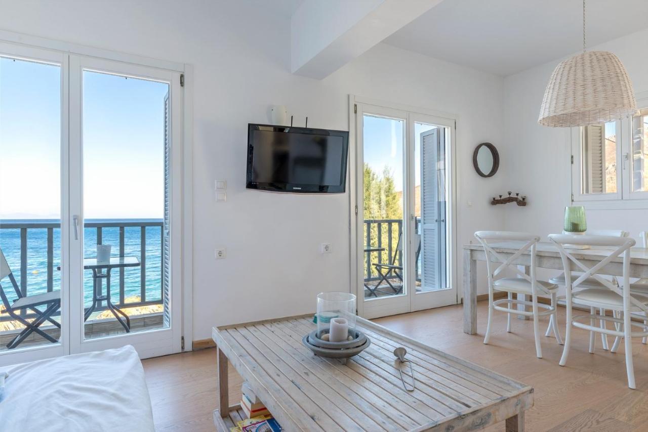 Uno Luxury Apartment With Sea View Livadia  Exterior photo