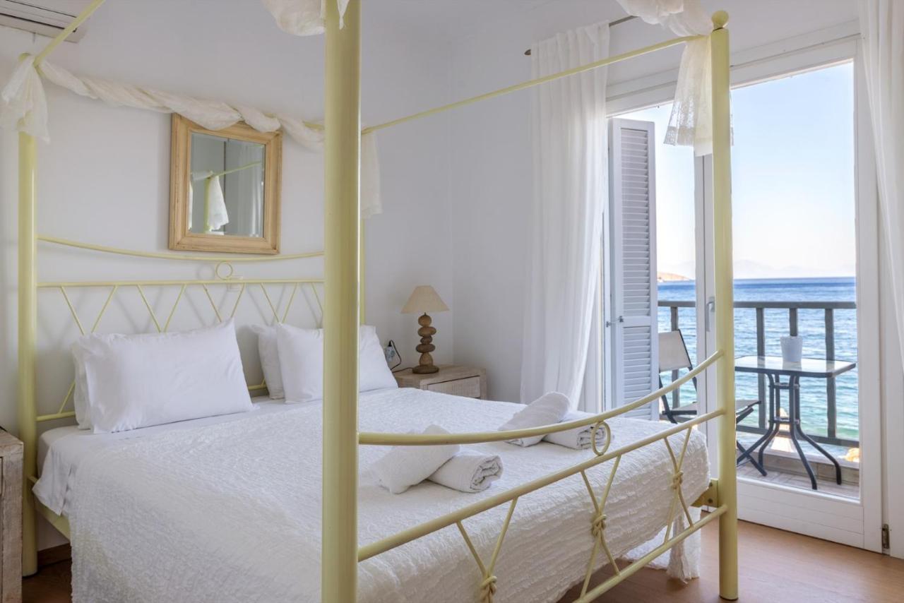 Uno Luxury Apartment With Sea View Livadia  Exterior photo