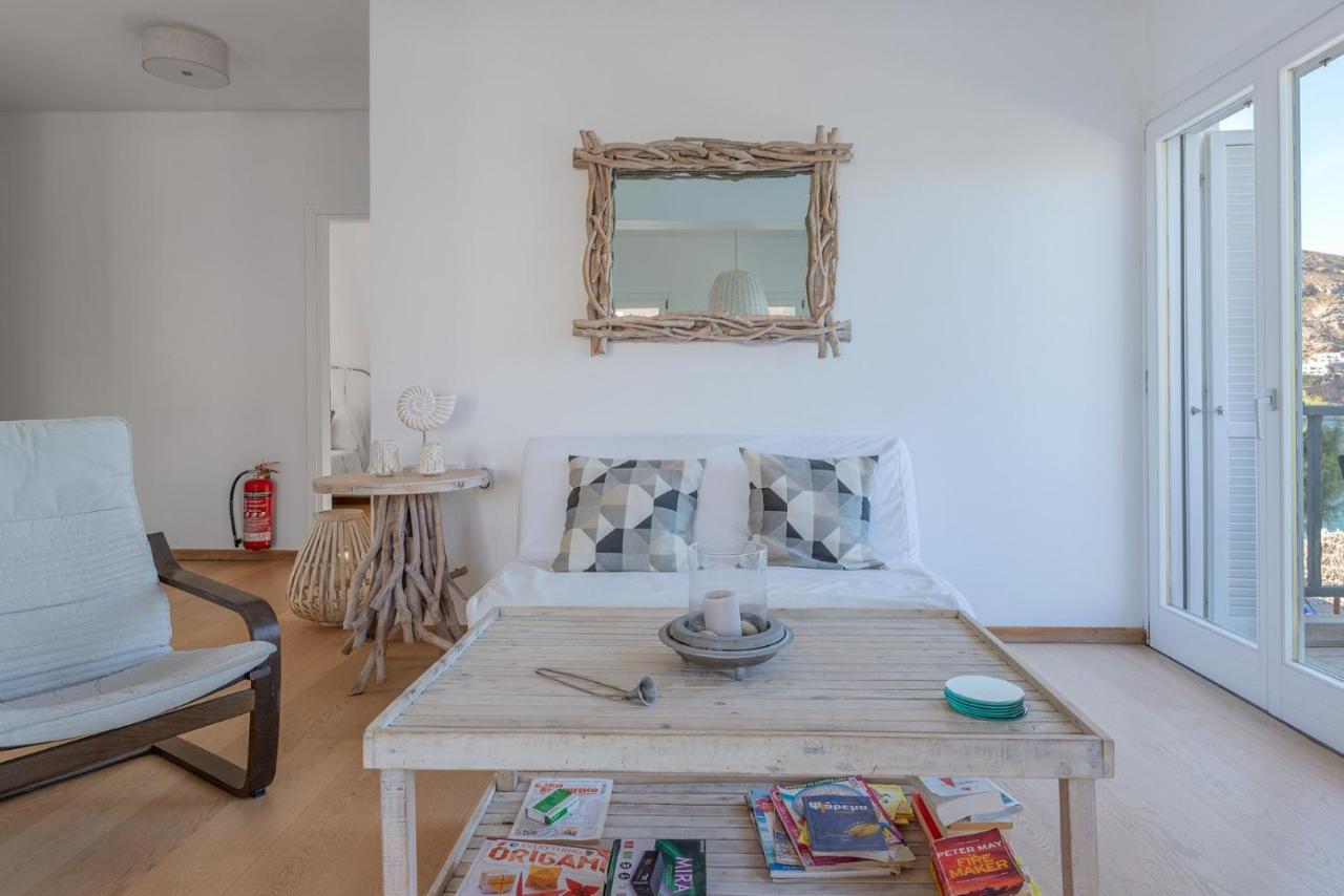 Uno Luxury Apartment With Sea View Livadia  Exterior photo